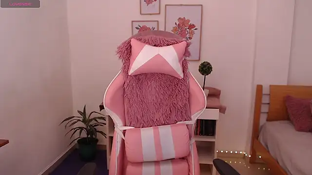 Snapshot of Dahlia__espresso chatting on February 2026 08:05:02 PM Dahlia espresso online show from February 2026 08:05:02 PM