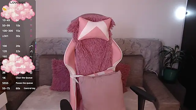 Snapshot of Dahlia__espresso chatting on April 2026 08:10:02 PM Dahlia espresso online show from April 2026 08:10:02 PM