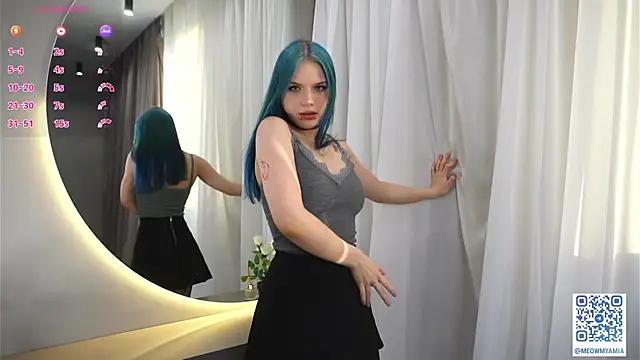 Snapshot of EvelyynLopez chatting on February 2025 04:01:02 AM EvelyynLopez online show from February 2025 04:01:02 AM