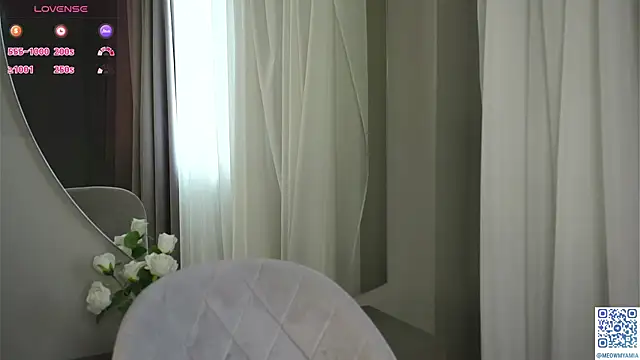 Snapshot of EvelyynLopez chatting on February 2025 07:07:01 AM EvelyynLopez online show from February 2025 07:07:01 AM