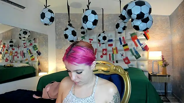 MelaniieRoux online show from June 2026 07:38:02 PM