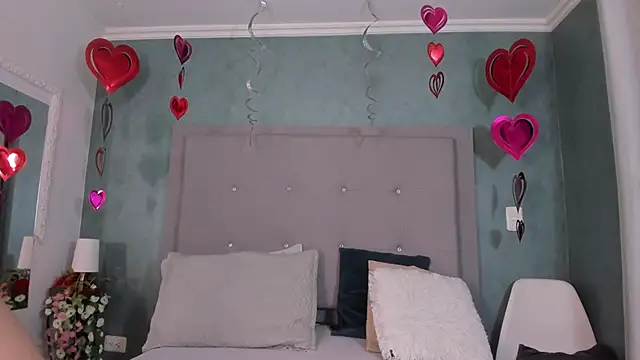 Snapshot of _evamilf_ chatting on February 2025 12:57:02 PM evamilf online show from February 2025 12:57:02 PM