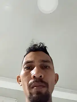 Emilio2034 online show from November 2025 10:25:01 AM