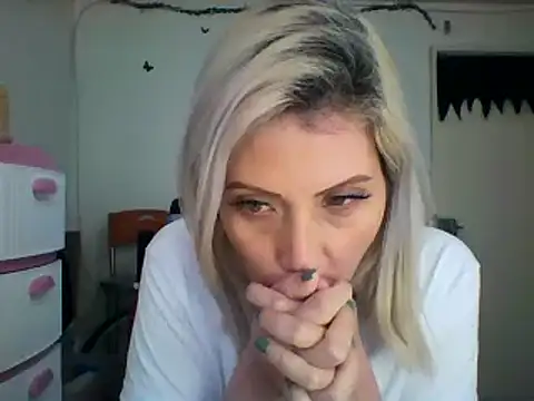 Snapshot of alixia81 chatting on January 2025 12:50:02 PM alixia81 online show from January 2025 12:50:02 PM