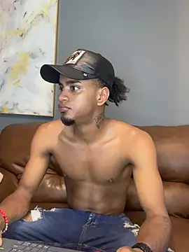 Snapshot of AaronCruz_ chatting on February 2025 07:31:02 PM AaronCruz online show from February 2025 07:31:02 PM