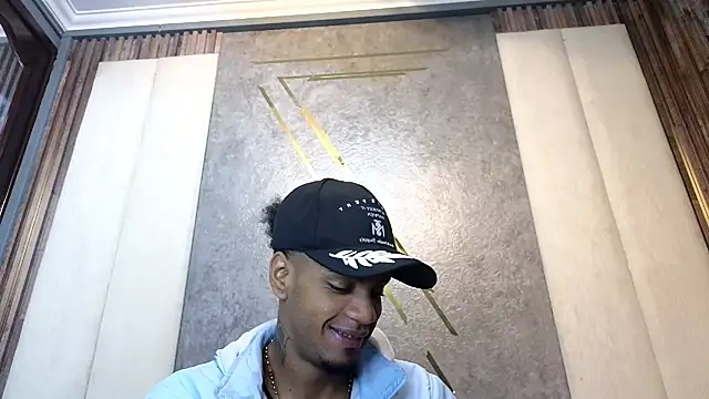 Snapshot of AaronCruz_ chatting on February 2025 01:06:01 PM AaronCruz online show from February 2025 01:06:01 PM