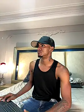 Snapshot of AaronCruz_ chatting on December 2025 09:21:02 PM AaronCruz online show from December 2025 09:21:02 PM