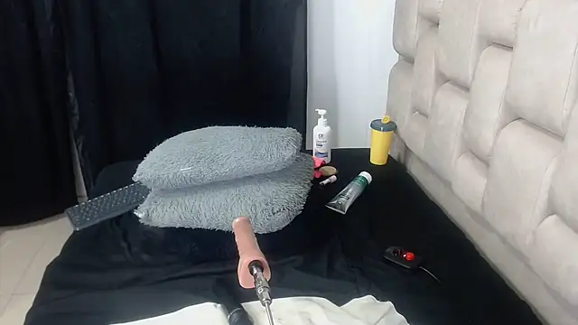 Snapshot of Roxy-Smith chatting on February 2025 03:15:01 AM Roxy-Smith online show from February 2025 03:15:01 AM