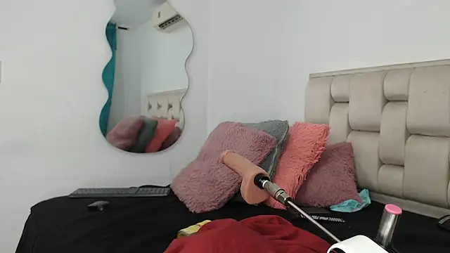 Snapshot of Roxy-Smith chatting on October 2025 12:22:02 AM Roxy-Smith online show from October 2025 12:22:02 AM