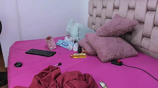 Roxy-Smith online show from May 2026 10:48:01 PM