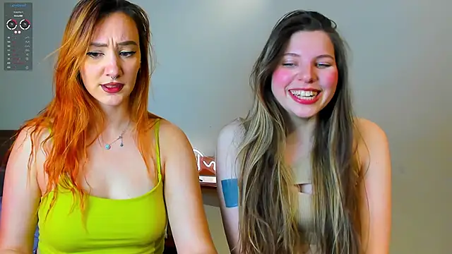 Snapshot of Annie_aww chatting on December 2024 10:20:02 PM Annie aww online show from December 2024 10:20:02 PM