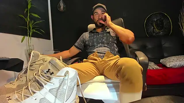 Snapshot of alessandro_wye chatting on October 2025 06:49:01 AM alessandro wye online show from October 2025 06:49:01 AM