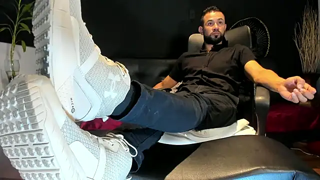 Snapshot of alessandro_wye chatting on October 2025 05:22:01 AM alessandro wye online show from October 2025 05:22:01 AM