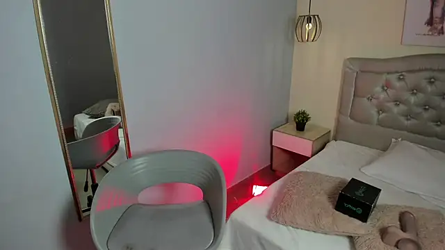 escarleth   online show from November 2025 12:37:01 PM