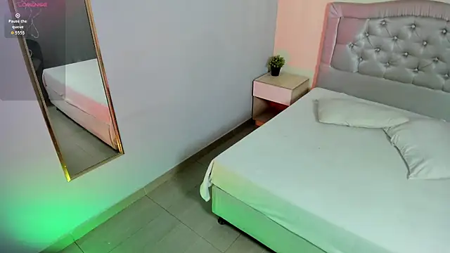 escarleth   online show from January 2026 01:13:01 PM