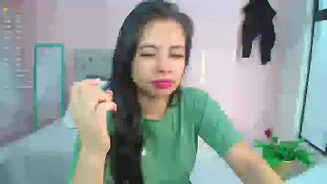 Snapshot of soyzarahtorres chatting on January 2025 10:02:01 PM soyzarahtorres online show from January 2025 10:02:01 PM