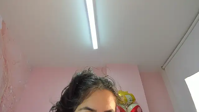 Snapshot of soyzarahtorres chatting on November 2025 10:12:01 PM soyzarahtorres online show from November 2025 10:12:01 PM