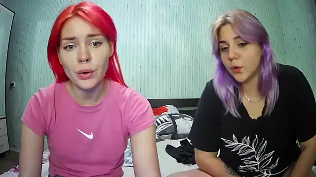 Snapshot of ChrisGirls chatting on December 2024 07:23:01 PM ChrisGirls online show from December 2024 07:23:01 PM