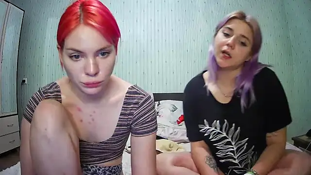 Snapshot of ChrisGirls chatting on December 2024 07:23:01 PM ChrisGirls online show from December 2024 07:23:01 PM