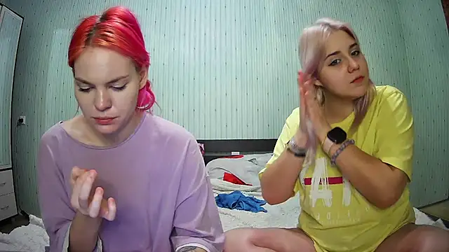 Snapshot of ChrisGirls chatting on December 2024 02:16:01 PM ChrisGirls online show from December 2024 02:16:01 PM