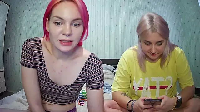 Snapshot of ChrisGirls chatting on December 2024 12:44:01 PM ChrisGirls online show from December 2024 12:44:01 PM