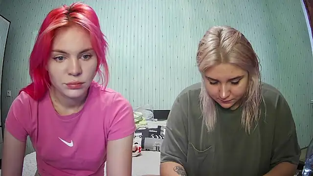Snapshot of ChrisGirls chatting on December 2024 08:45:02 AM ChrisGirls online show from December 2024 08:45:02 AM