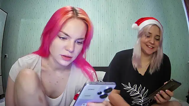 Snapshot of ChrisGirls chatting on December 2024 10:34:02 AM ChrisGirls online show from December 2024 10:34:02 AM