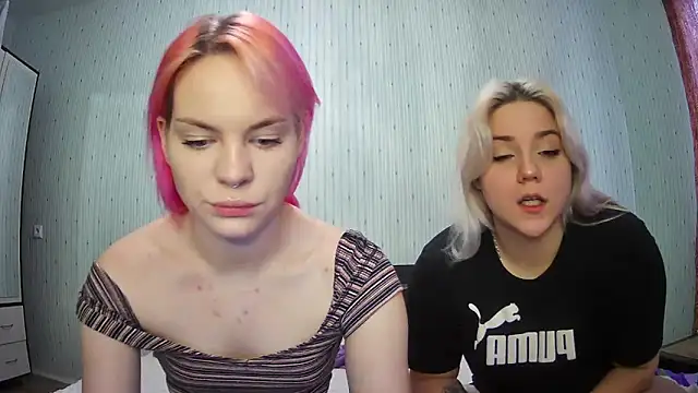 Snapshot of ChrisGirls chatting on January 2025 11:43:01 AM ChrisGirls online show from January 2025 11:43:01 AM