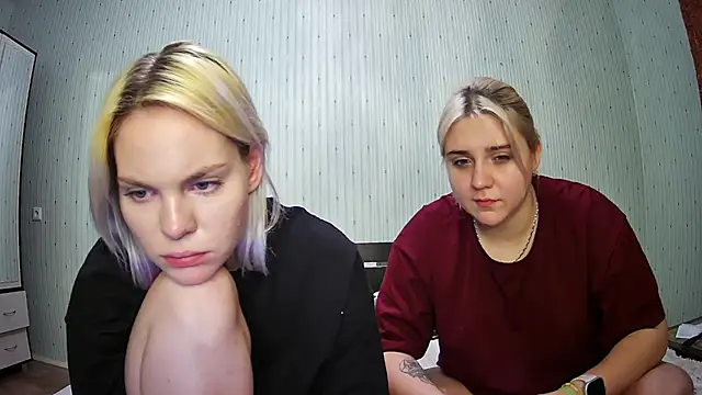 Snapshot of ChrisGirls chatting on January 2025 06:21:01 PM ChrisGirls online show from January 2025 06:21:01 PM