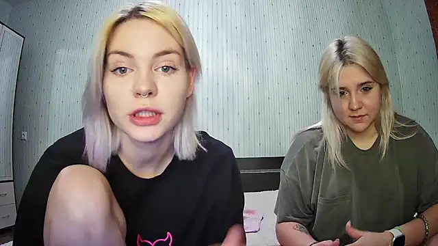 Snapshot of ChrisGirls chatting on January 2025 03:18:02 PM ChrisGirls online show from January 2025 03:18:02 PM