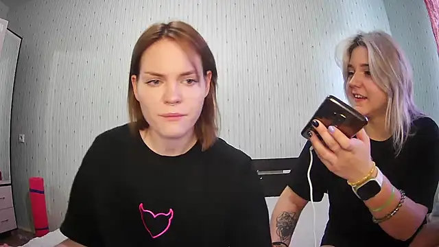 Snapshot of ChrisGirls chatting on February 2025 10:41:01 AM ChrisGirls online show from February 2025 10:41:01 AM
