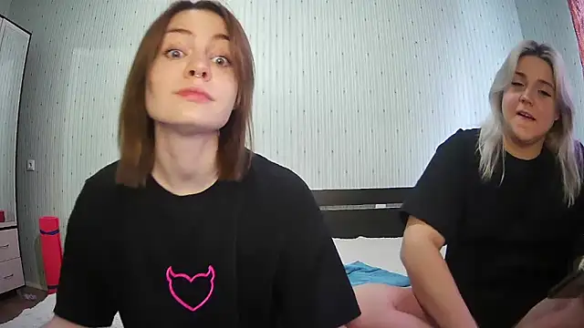 Snapshot of ChrisGirls chatting on February 2025 12:05:02 PM ChrisGirls online show from February 2025 12:05:02 PM
