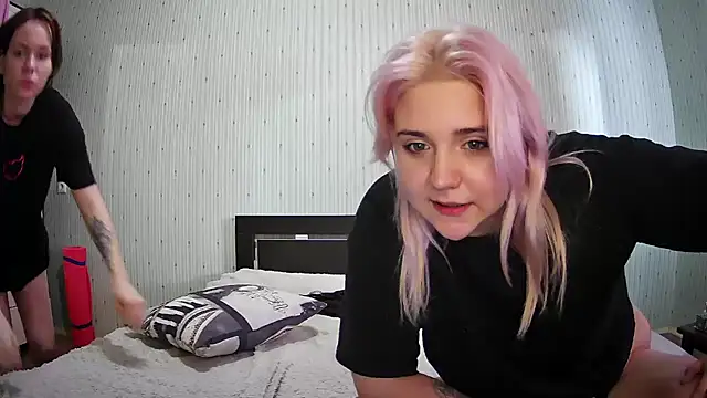 Snapshot of ChrisGirls chatting on February 2025 01:39:02 PM ChrisGirls online show from February 2025 01:39:02 PM