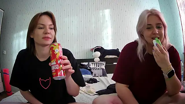 Snapshot of ChrisGirls chatting on February 2025 02:13:02 PM ChrisGirls online show from February 2025 02:13:02 PM