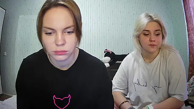 Snapshot of ChrisGirls chatting on March 2025 10:57:01 AM ChrisGirls online show from March 2025 10:57:01 AM