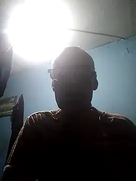 hugosafado333 online show from December 2024 05:29:02 AM