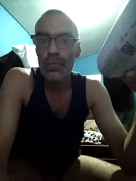 hugosafado333 online show from February 2025 04:07:01 AM