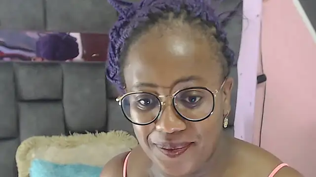 Snapshot of Lusexyy chatting on December 2024 04:25:01 PM Lusexyy online show from December 2024 04:25:01 PM