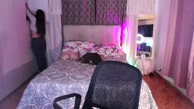 Emilyswan04 online show from June 2026 12:41:02 AM
