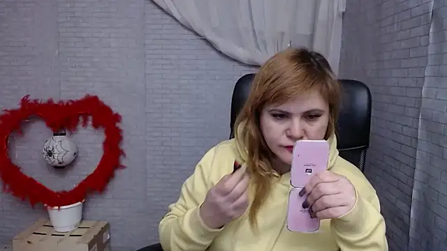 Snapshot of DaniellaKiss chatting on January 2025 01:10:02 AM DaniellaKiss online show from January 2025 01:10:02 AM