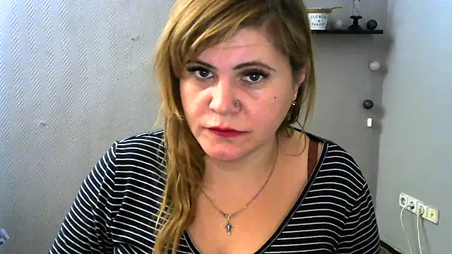 Snapshot of DaniellaKiss chatting on January 2025 04:23:02 AM DaniellaKiss online show from January 2025 04:23:02 AM