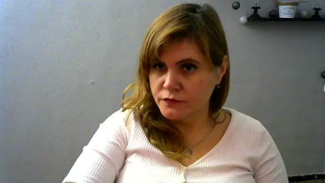 Snapshot of DaniellaKiss chatting on February 2025 06:13:02 AM DaniellaKiss online show from February 2025 06:13:02 AM