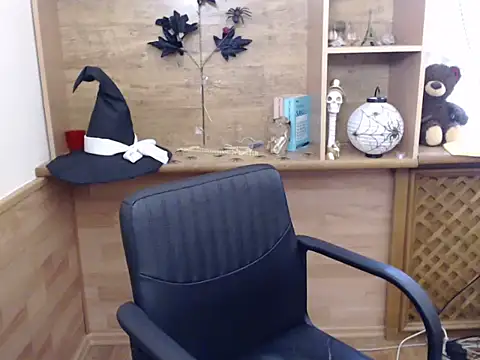 Snapshot of DaniellaKiss chatting on November 2025 09:09:02 AM DaniellaKiss online show from November 2025 09:09:02 AM