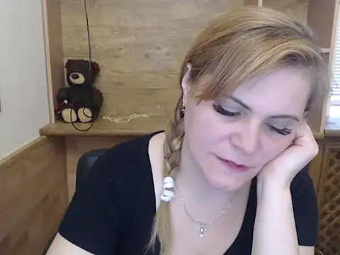 DaniellaKiss online show from April 2026 01:09:02 PM