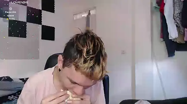 bryamado69 online show from January 2025 03:21:01 PM