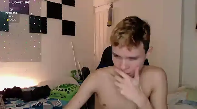 bryamado69 online show from January 2025 10:37:01 PM