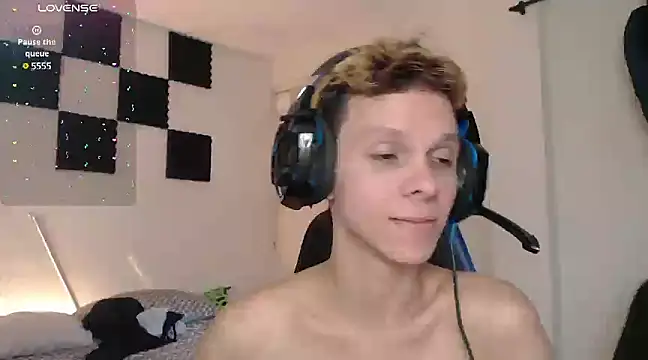 bryamado69 online show from January 2025 09:33:01 PM