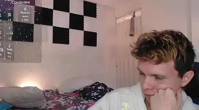 bryamado69 online show from February 2025 06:33:01 PM