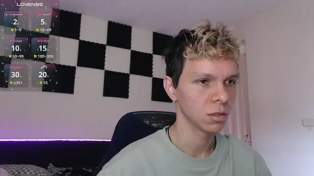 bryamado69 online show from October 2025 07:31:01 PM