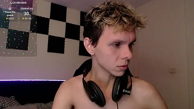 bryamado69 online show from October 2025 07:28:02 AM